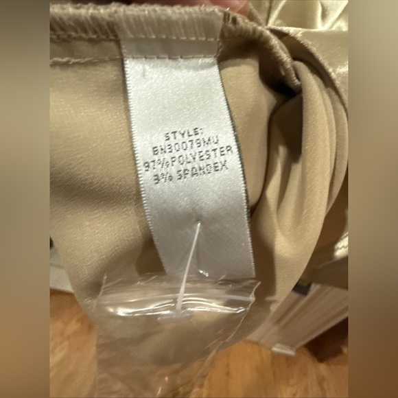 Conrad C Collection Ladies Gold Satin Blouse Size 12 $69 - Picture 7 of 12